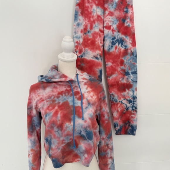 Aviator Nation Light Blue & Red Tie Dye Pullover Sweatshirt & Jogger Set - Picture 1 of 13